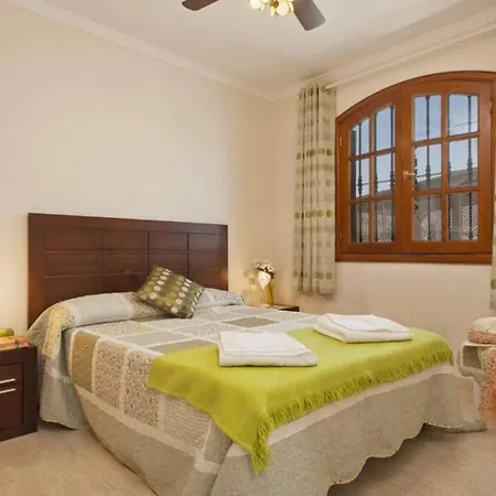 Kaleon, 3 Bedroom Villa In Puerto Del Carmen Vila *