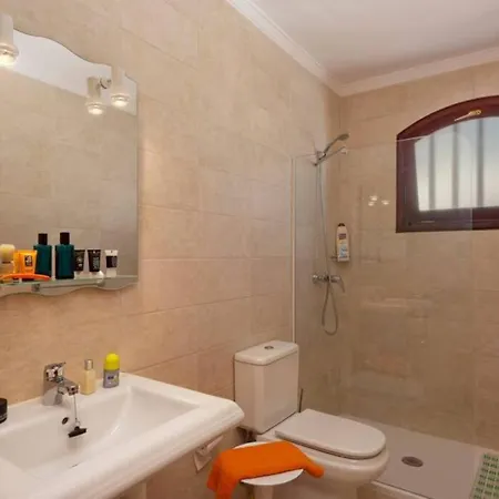 Kaleon, 3 Bedroom Villa In Puerto Del Carmen *